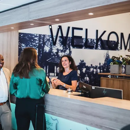 50|50 Belmont Эде